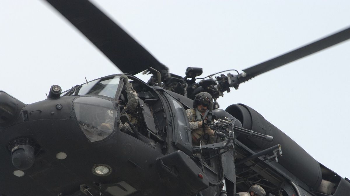 Pět členů amerického námořnictva bylo prohlášeno za mrtvé po nehodě vrtulníku